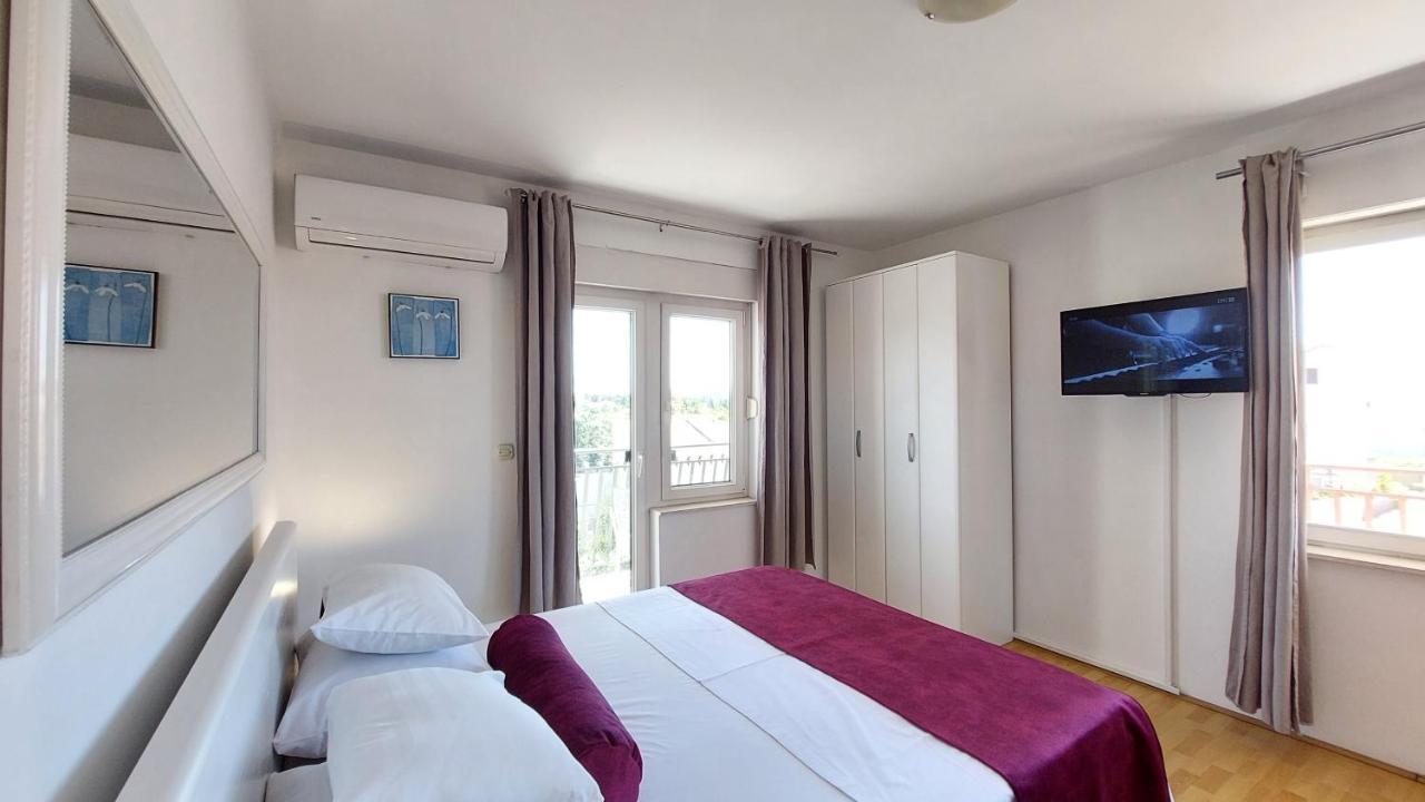 Sea Side Apartments Водице Экстерьер фото