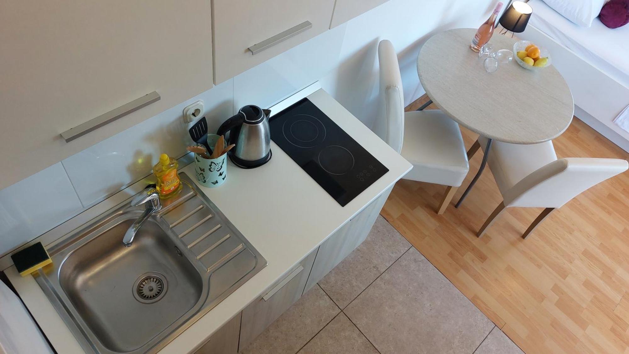 Sea Side Apartments Водице Экстерьер фото