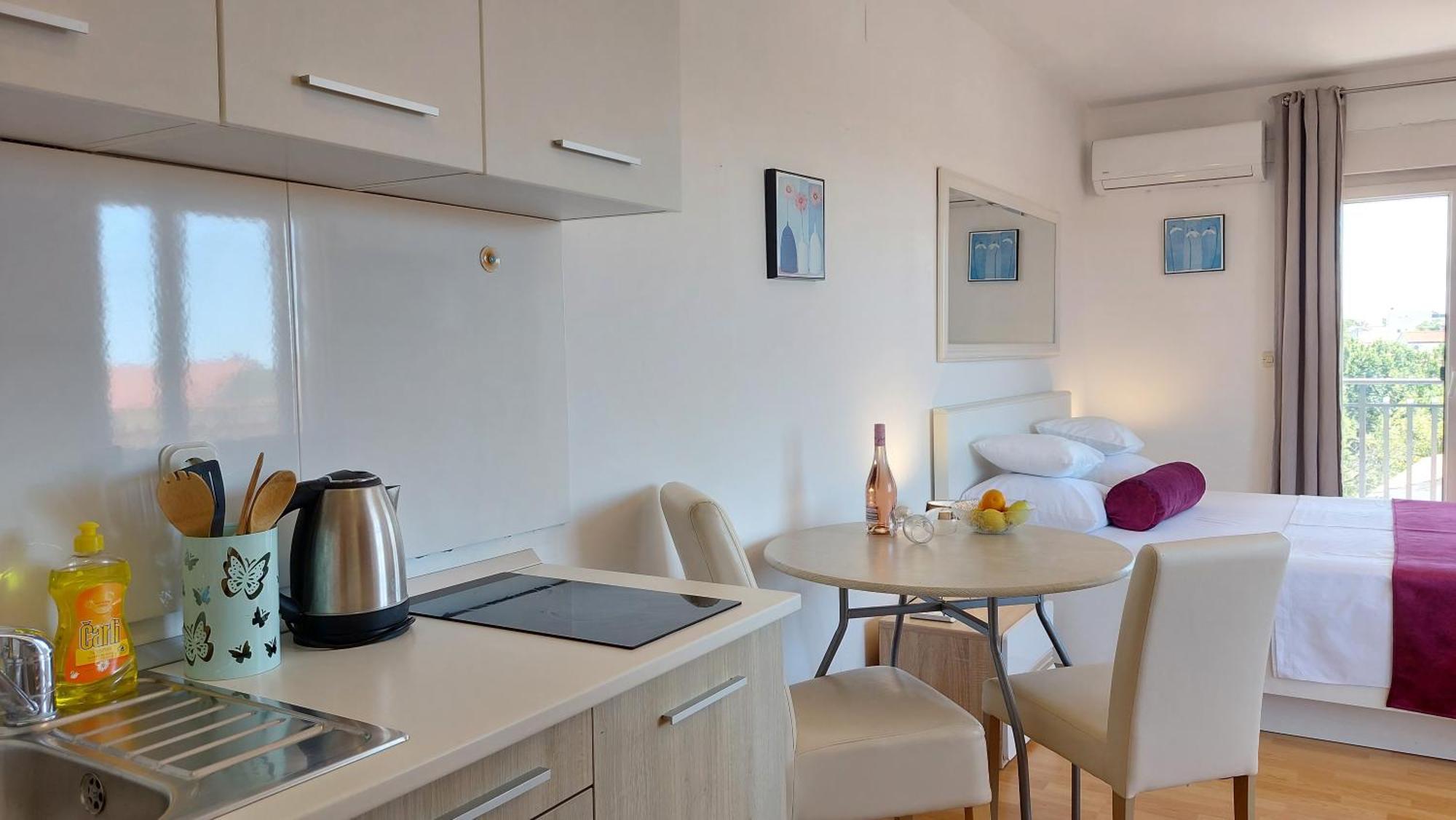 Sea Side Apartments Водице Экстерьер фото