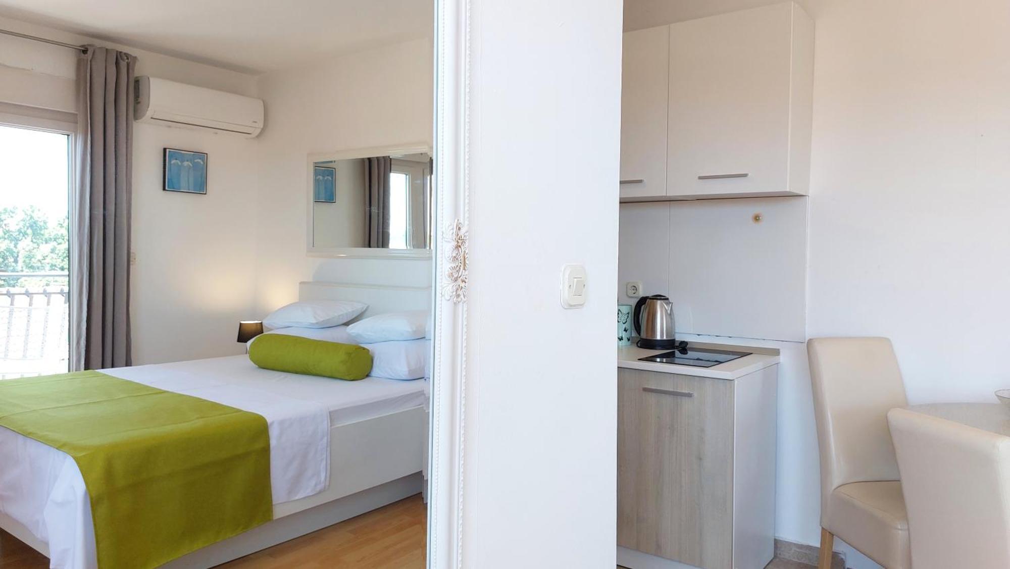 Sea Side Apartments Водице Экстерьер фото