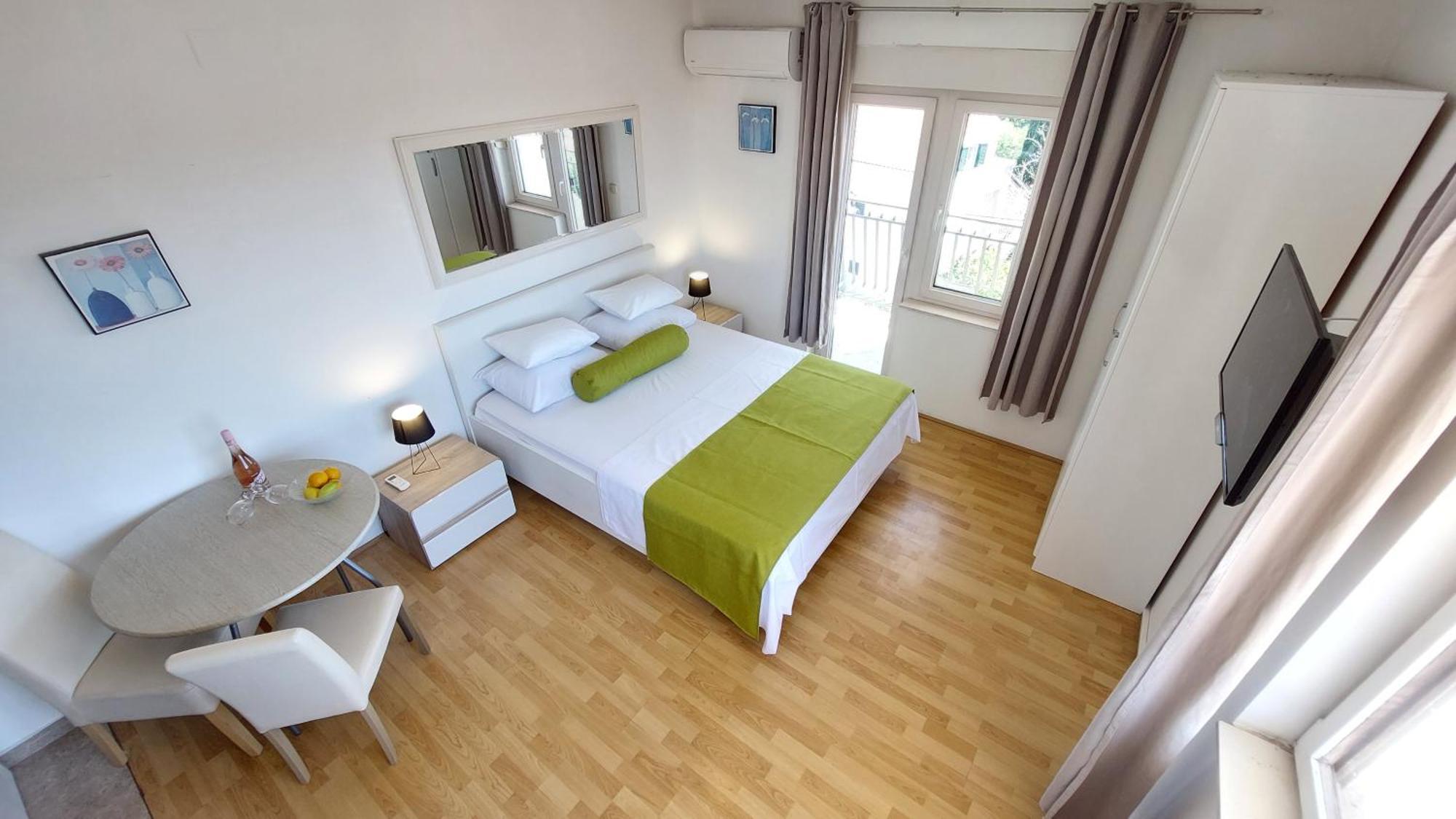 Sea Side Apartments Водице Экстерьер фото